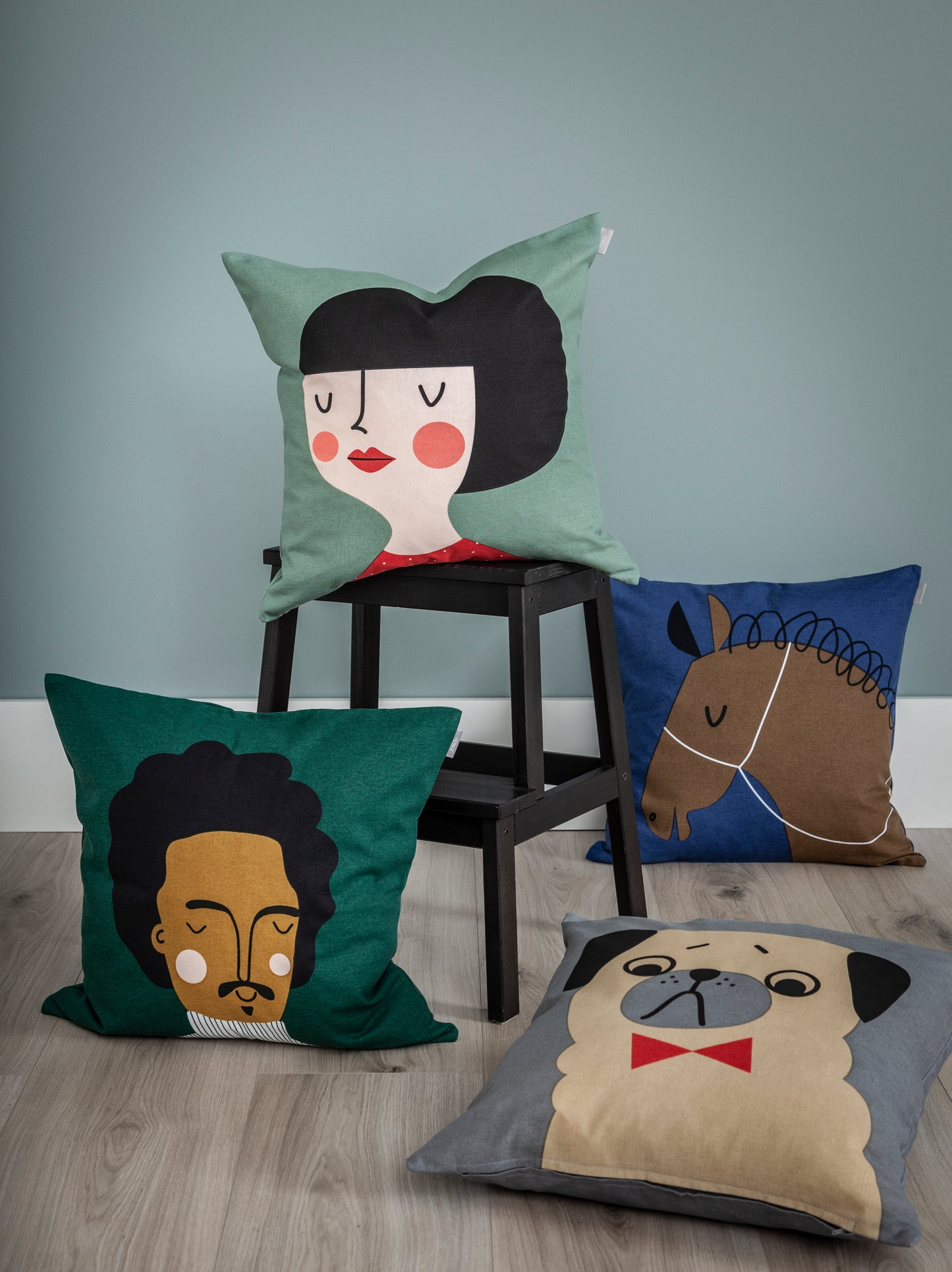 Friends cushion/cover - Kerstin