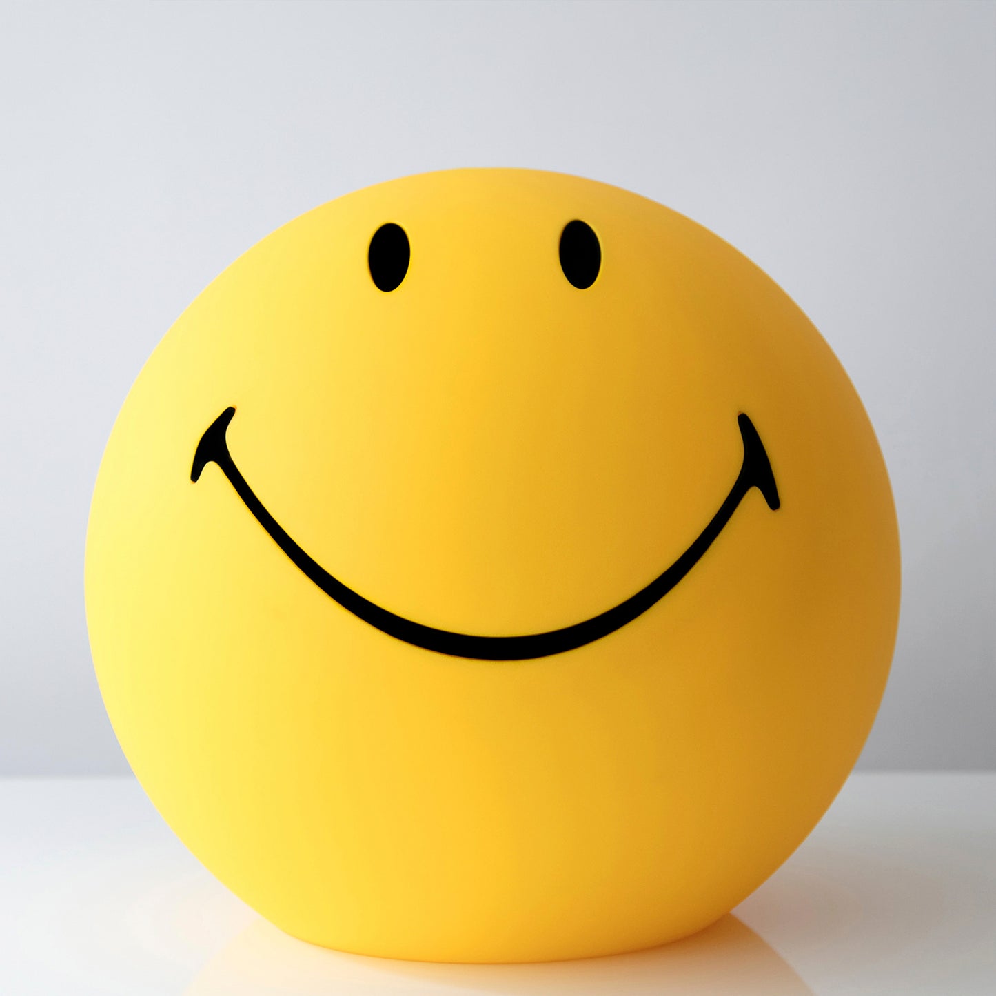 XL Smiley Floor Lamp.